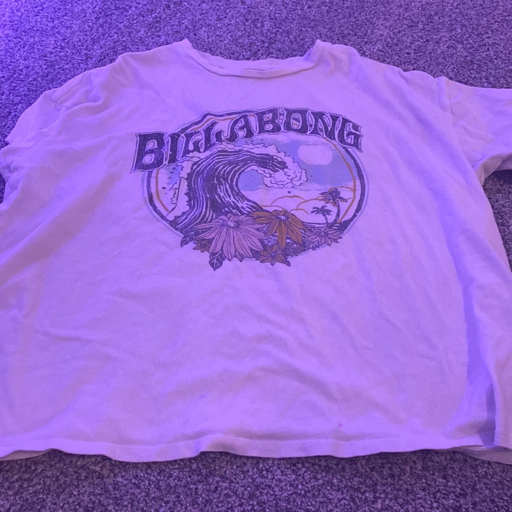 Billabong tee size small
